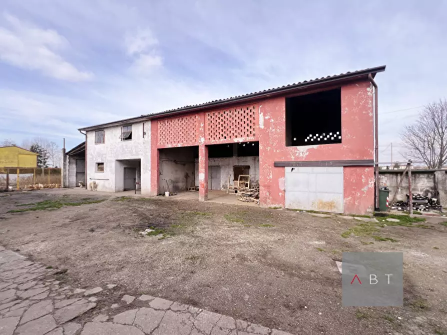Immagine 8 di Casa indipendente in vendita  a Piazzola Sul Brenta