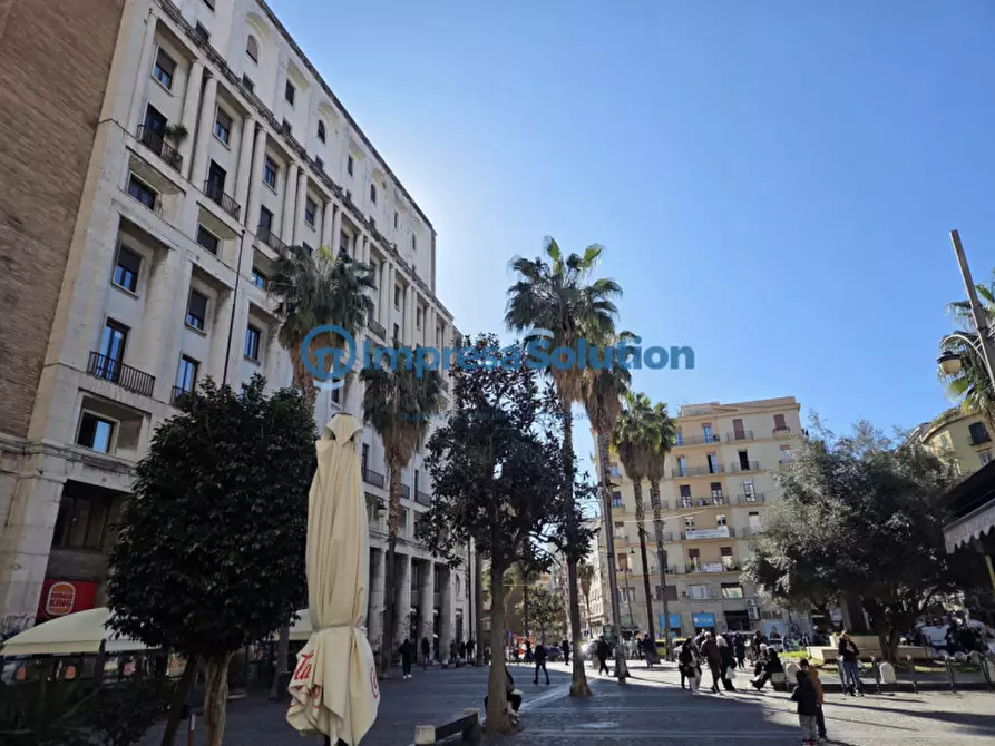 Immagine 2 di Negozio in affitto  in Piazza Carità a Napoli