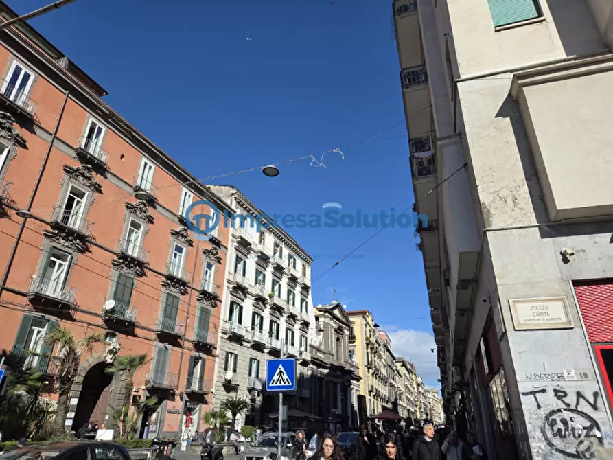 Immagine 3 di Negozio in affitto  in Piazza Carità a Napoli