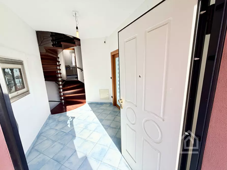 Immagine 29 di Villa in vendita  in Via Rossina 1 a Castagneto Po