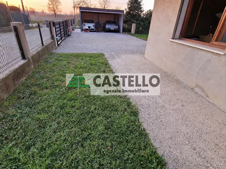 Immagine 2 di Casa trifamiliare in vendita  in Via Cappella 20 a Campodarsego