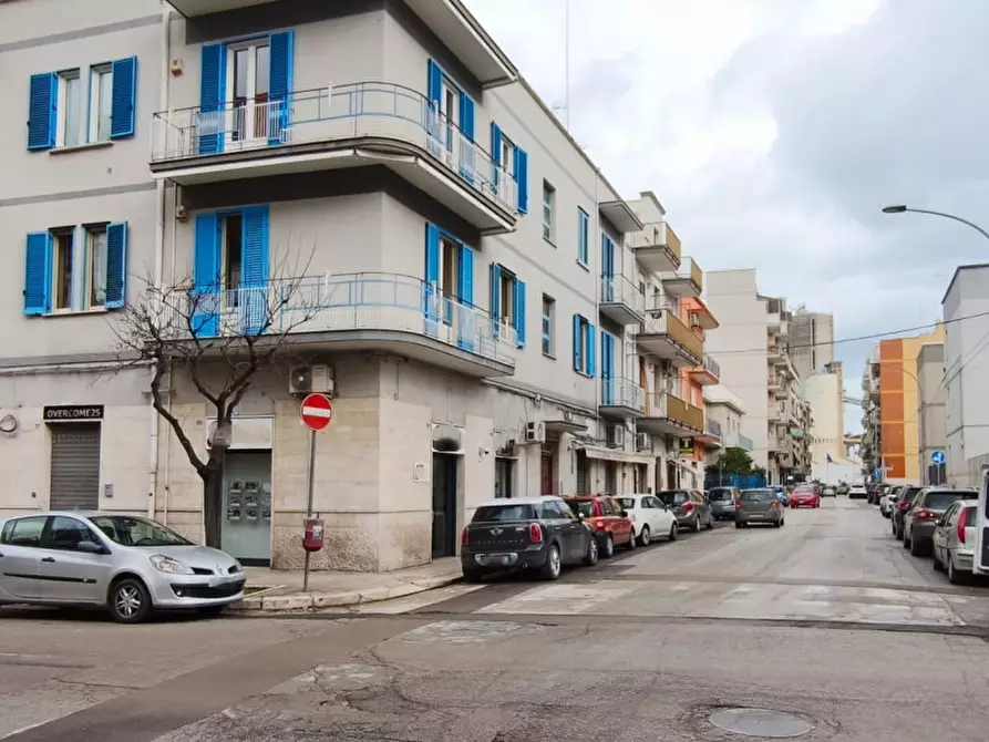Immagine 1 di Negozio in vendita  in VIA RUGGIERO VITRANI a Barletta