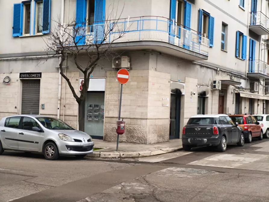 Immagine 2 di Negozio in vendita  in VIA RUGGIERO VITRANI a Barletta