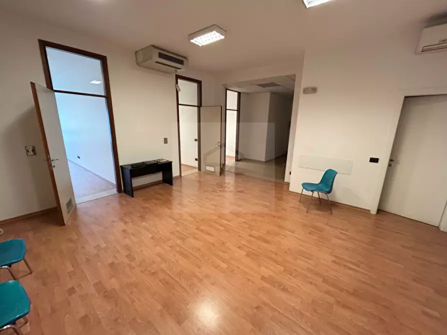 Immagine 1 di Ufficio in vendita  in via venezia 59 a Padova
