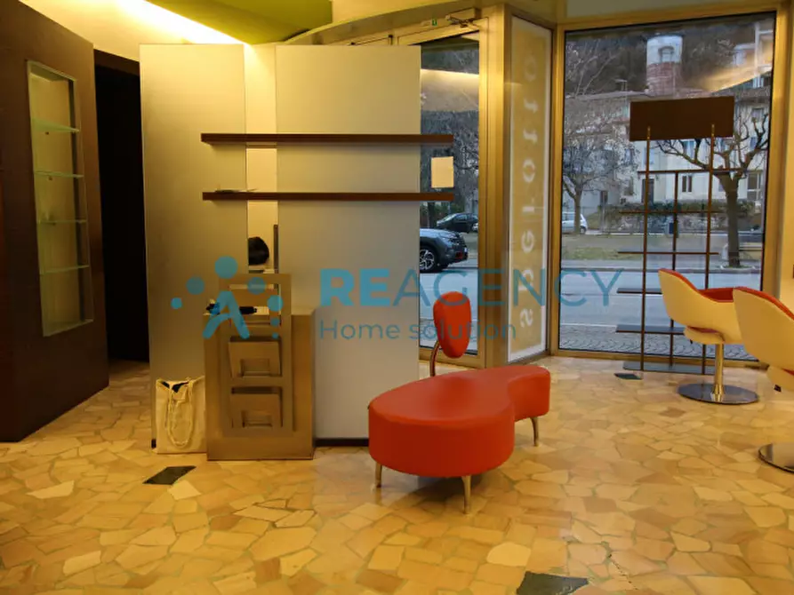 Immagine 8 di Negozio in vendita  in Piazzale Vittoria 49 a Piovene Rocchette