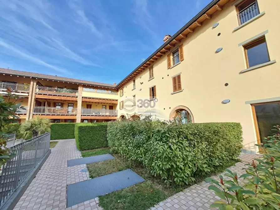 Immagine 1 di Appartamento in vendita  in Via Don Angelo Roveglia a Corte Franca