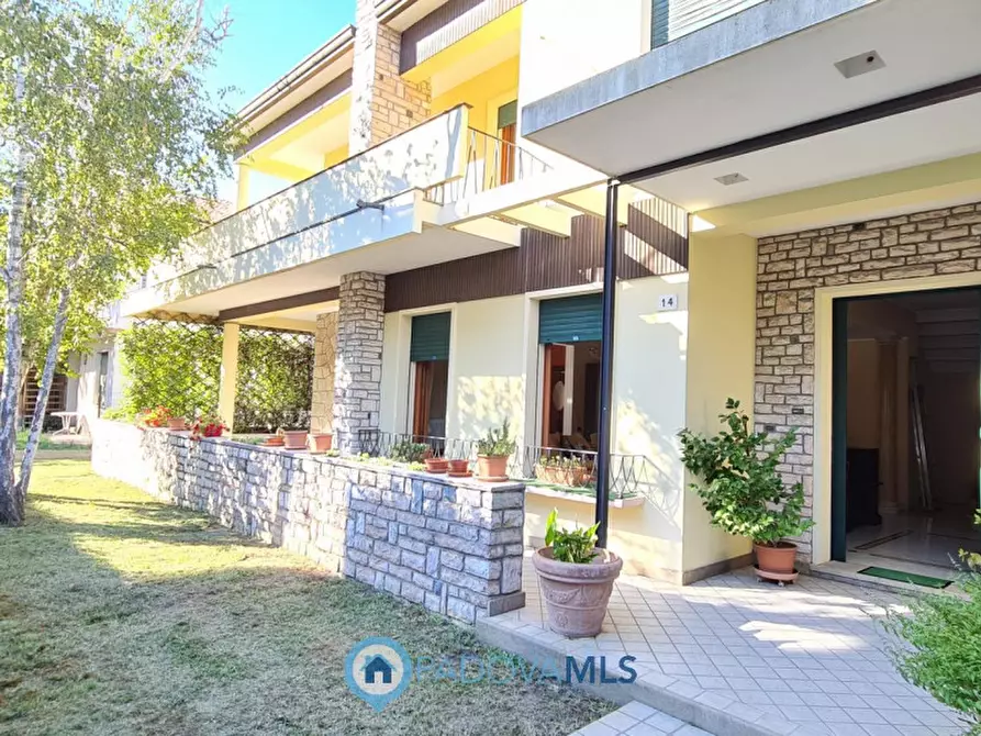 Immagine 1 di Casa indipendente in vendita  in Viale delle Terme a Abano Terme