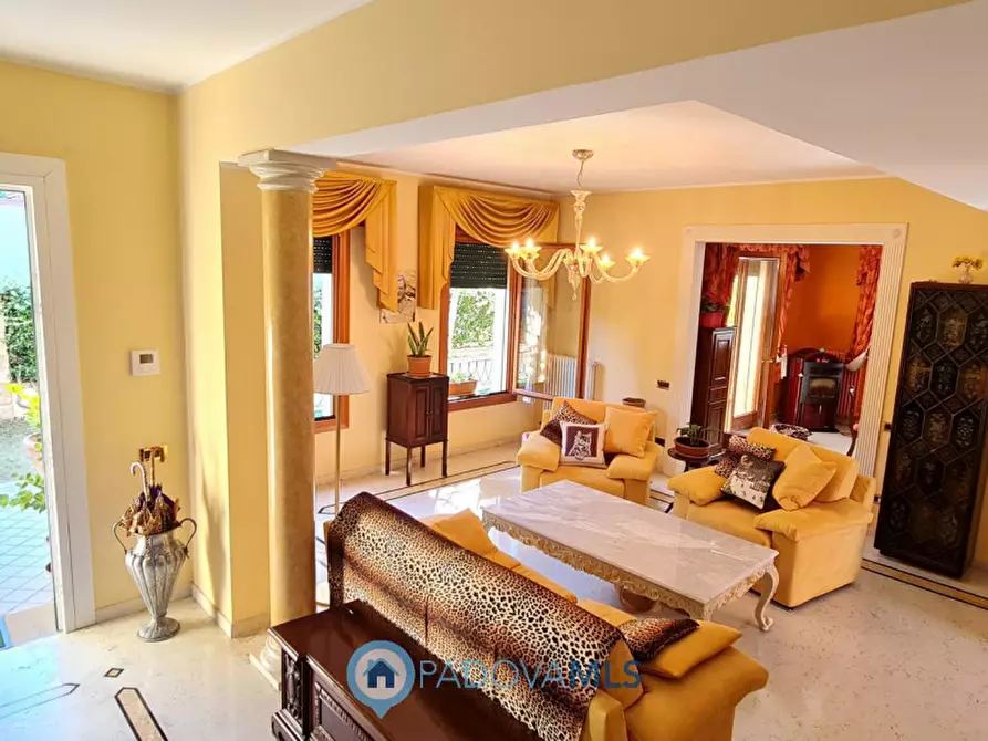 Immagine 7 di Casa indipendente in vendita  in Viale delle Terme a Abano Terme