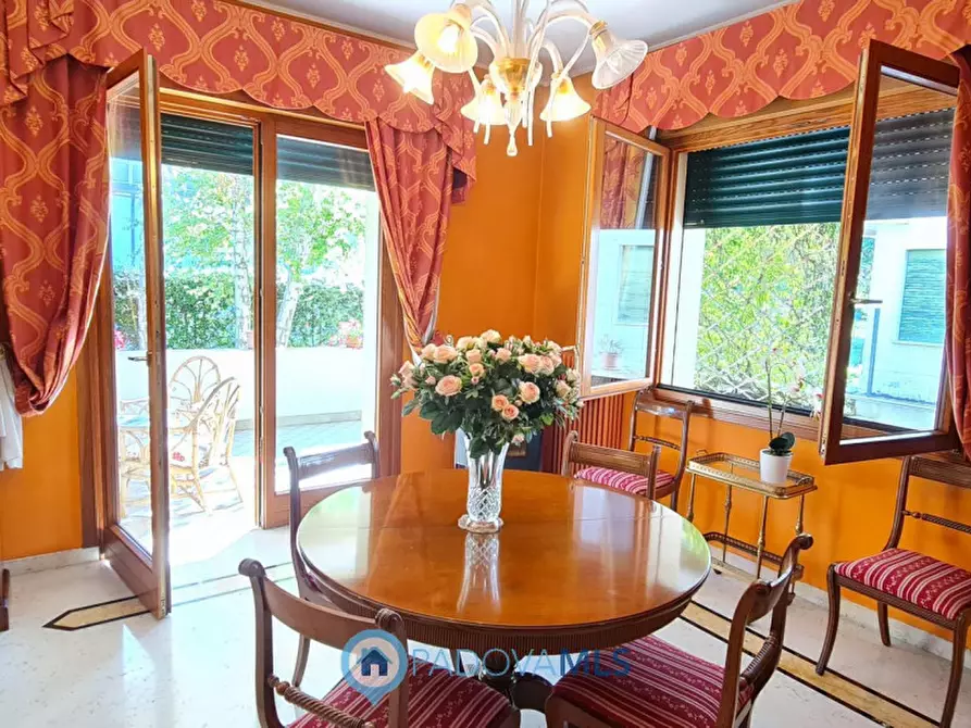 Immagine 9 di Casa indipendente in vendita  in Viale delle Terme a Abano Terme