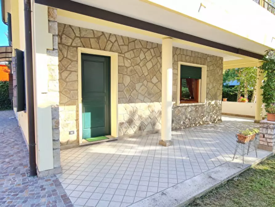 Immagine 31 di Casa indipendente in vendita  in Viale delle Terme a Abano Terme