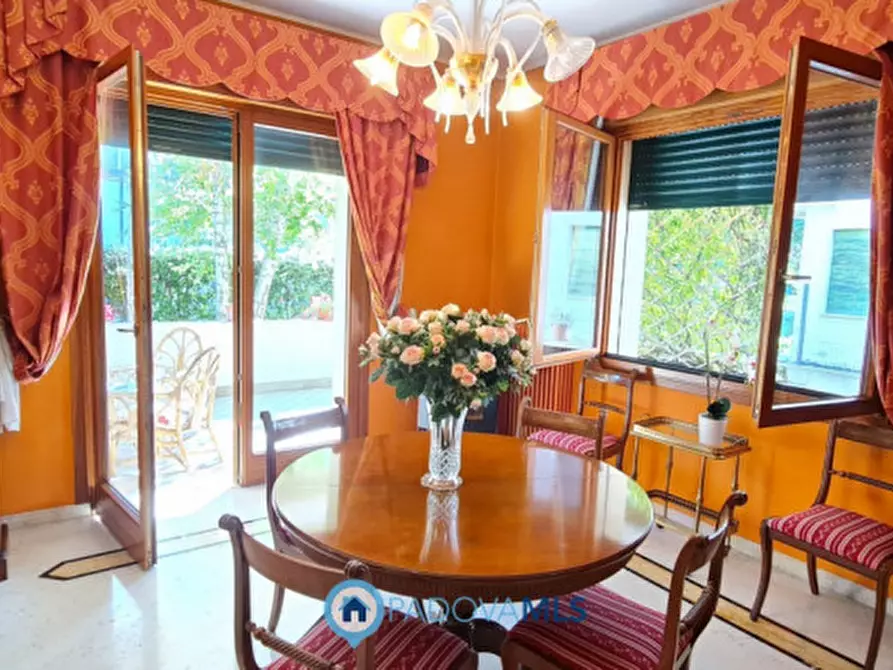 Immagine 38 di Casa indipendente in vendita  in Viale delle Terme a Abano Terme