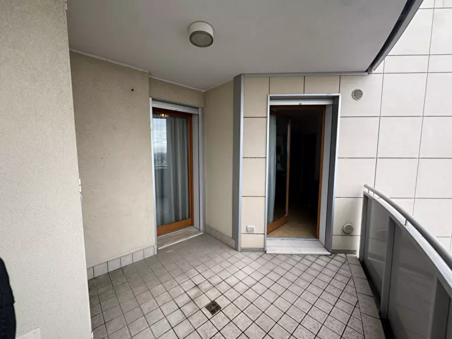 Immagine 10 di Appartamento in vendita  in via zandonai a Venezia