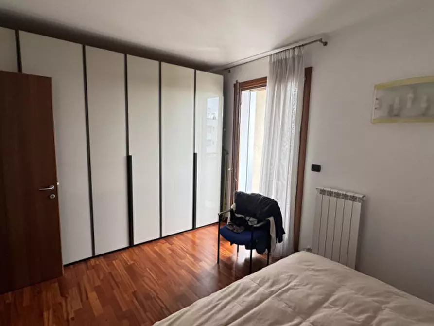 Immagine 13 di Appartamento in vendita  in via zandonai a Venezia