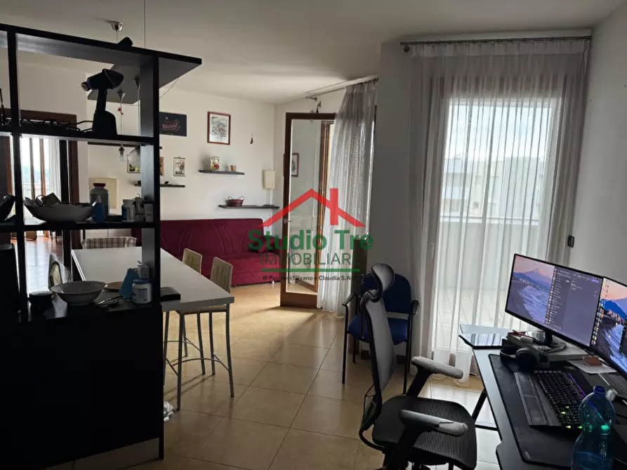 Immagine 2 di Appartamento in vendita  in via zandonai a Venezia