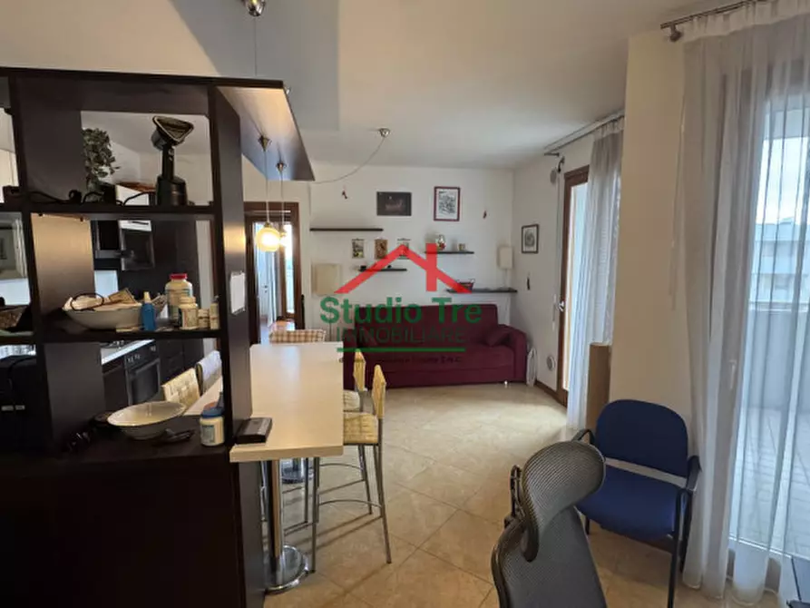 Immagine 8 di Appartamento in vendita  in via zandonai a Venezia