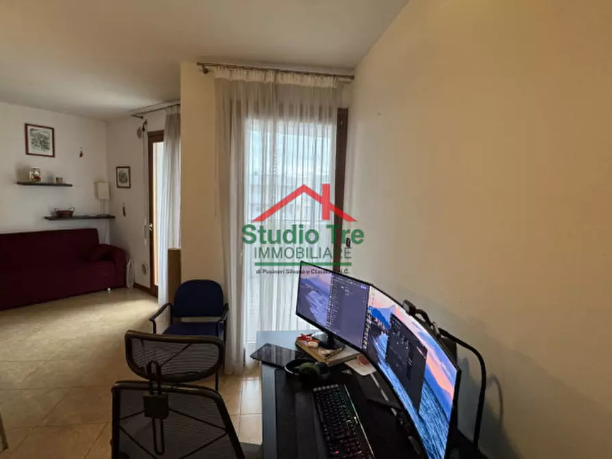 Immagine 22 di Appartamento in vendita  in via zandonai a Venezia