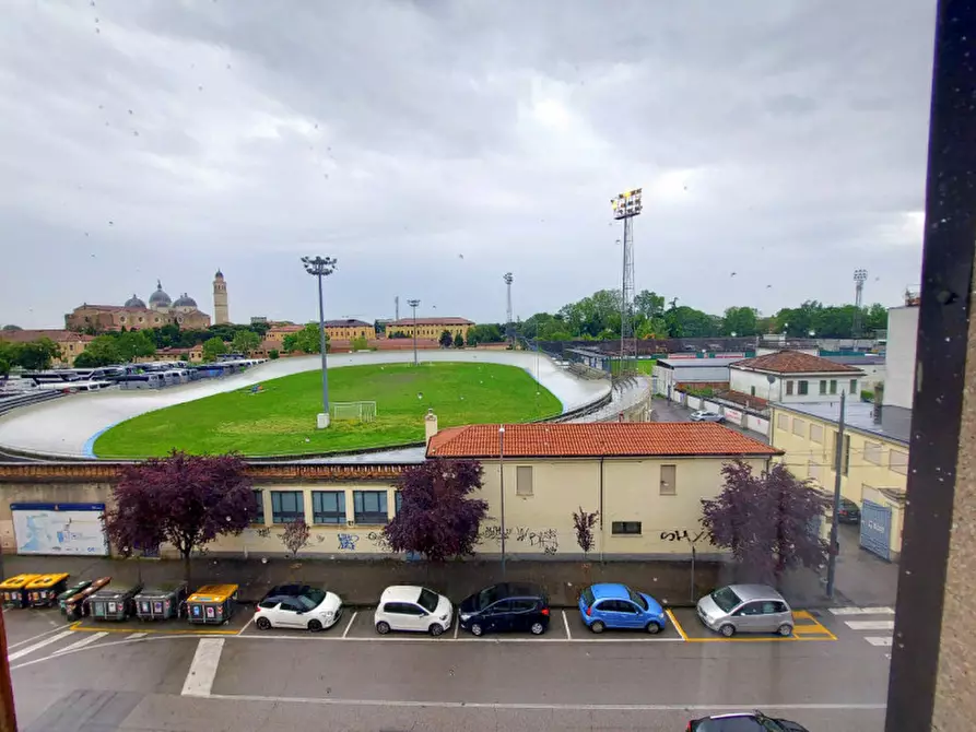 Immagine 11 di Appartamento in vendita  in via Carducci a Padova