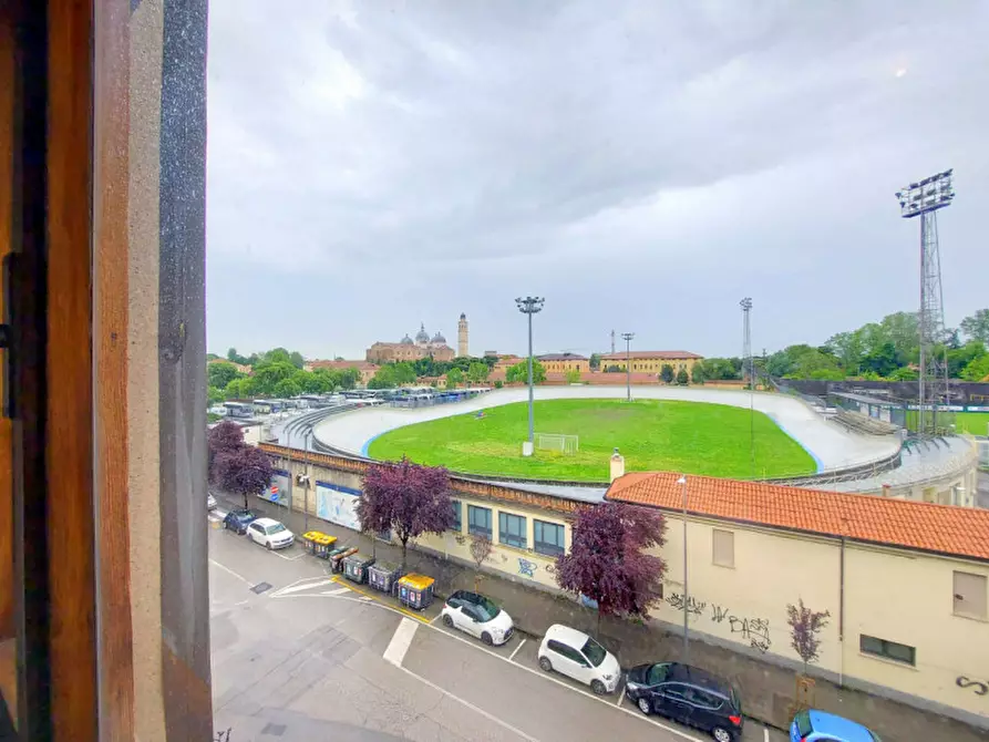 Immagine 25 di Appartamento in vendita  in via Carducci a Padova