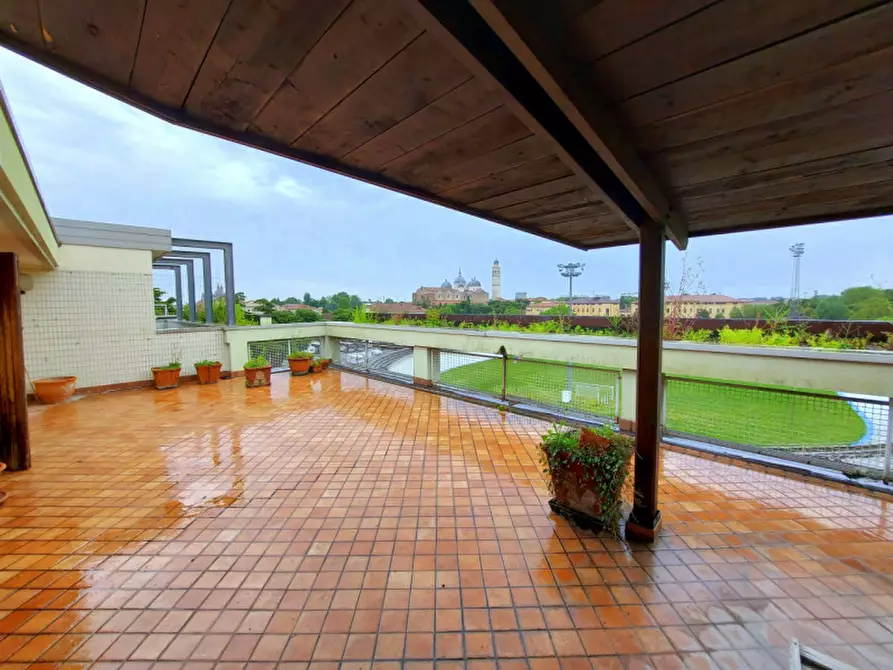 Immagine 35 di Appartamento in vendita  in via Carducci a Padova