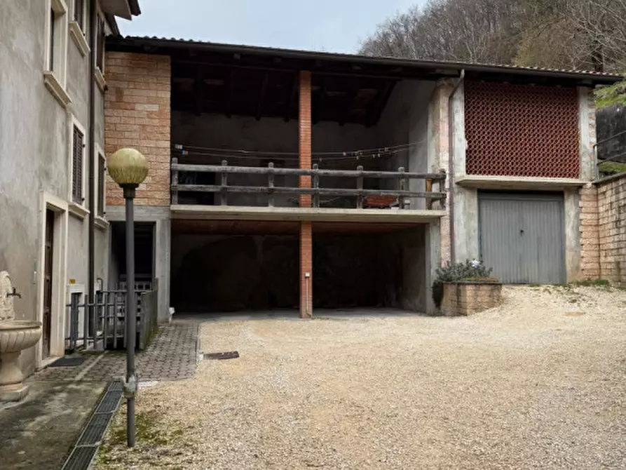 Immagine 2 di Garage in vendita  in Piazza a Badia Calavena