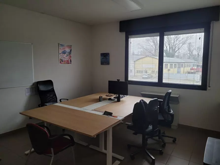 Immagine 4 di Capannone industriale in affitto  a Modena