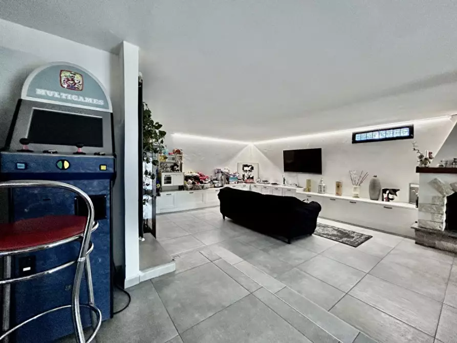 Immagine 11 di Villa in vendita  in via frascole a Dicomano