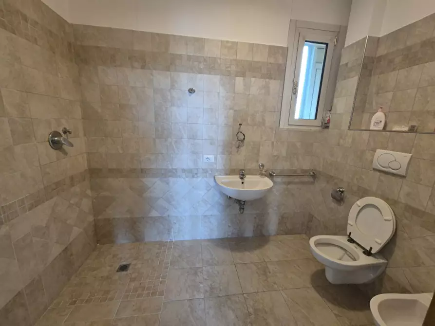 Immagine 5 di Appartamento in vendita  in Viale Giosuè Carducci a Cesenatico