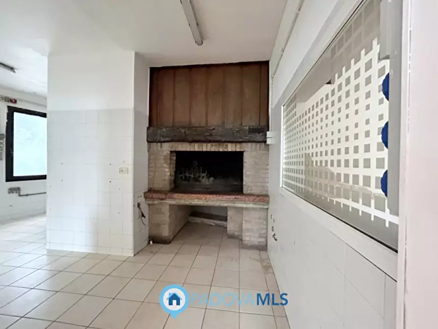 Immagine 6 di Negozio in vendita  in via Ceron a Padova