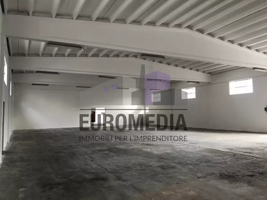Immagine 1 di Capannone industriale in affitto  in Via Gorizia a San Martino Buon Albergo