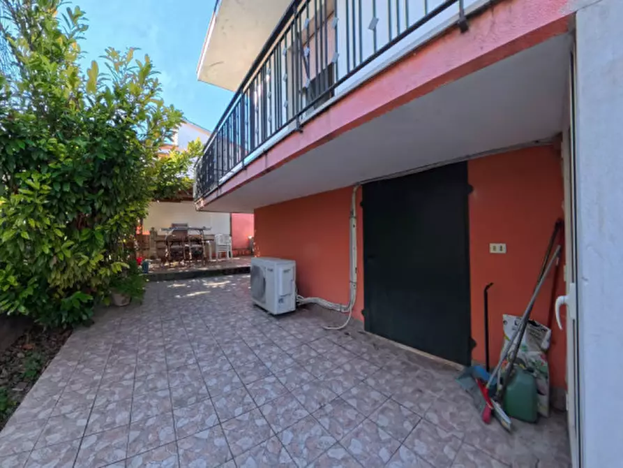 Immagine 1 di Villa in vendita  in Via della Repubblica 8 a Spoltore