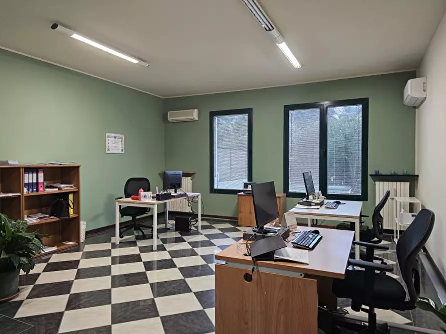 Immagine 1 di Ufficio in vendita  in VIA MARCONI 182 PONTE SAN NICOLO' a Ponte San Nicolò