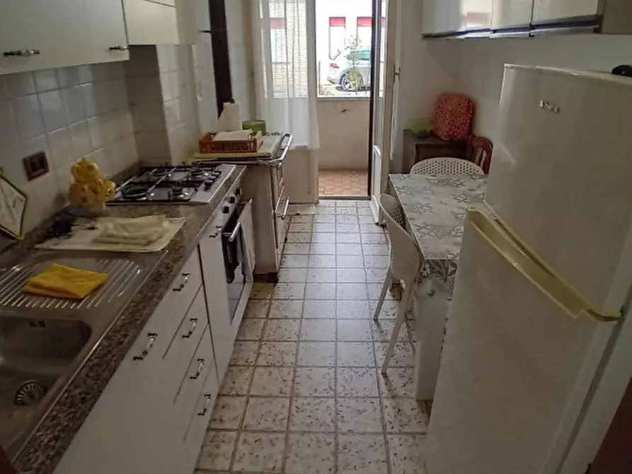 Immagine 2 di Appartamento in vendita  in via roma 152 a Castiglione Del Lago