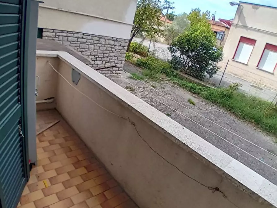 Immagine 10 di Appartamento in vendita  in via roma 152 a Castiglione Del Lago