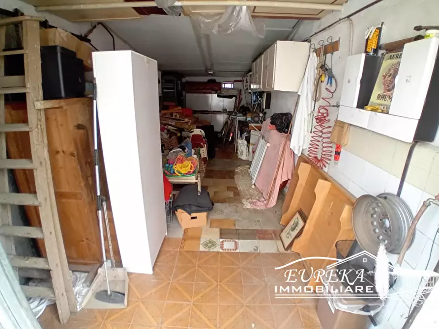 Immagine 11 di Appartamento in vendita  in via roma 152 a Castiglione Del Lago