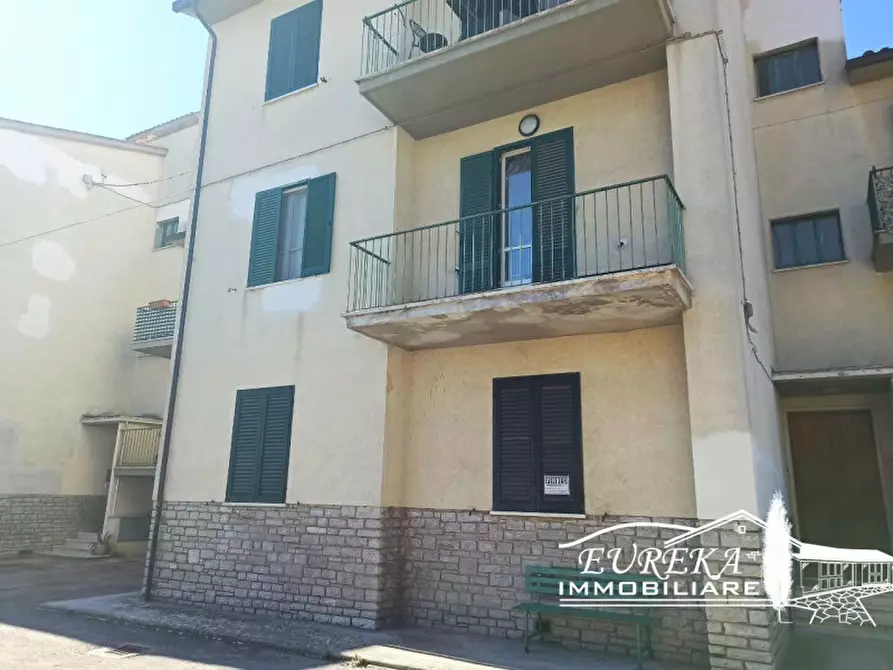 Immagine 12 di Appartamento in vendita  in via roma 152 a Castiglione Del Lago