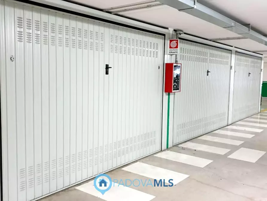 Immagine 3 di Garage in vendita  in Via Trieste a Padova