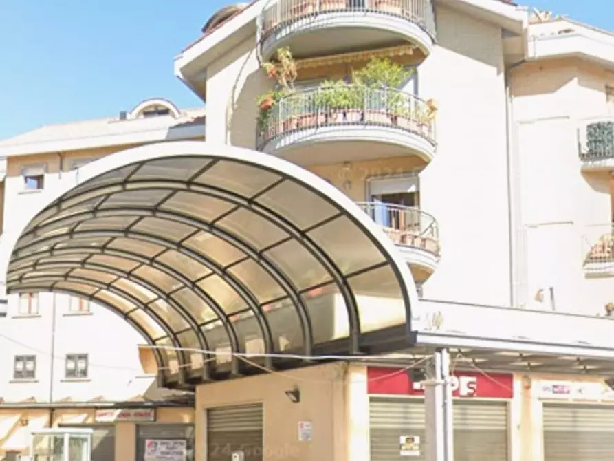 Immagine 1 di Negozio in affitto  in Via Bruno buozzi,9 a Monterotondo