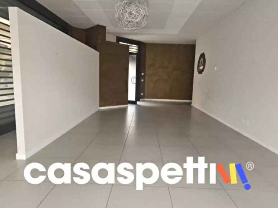 Immagine 6 di Negozio in affitto  in Via Bruno buozzi,9 a Monterotondo