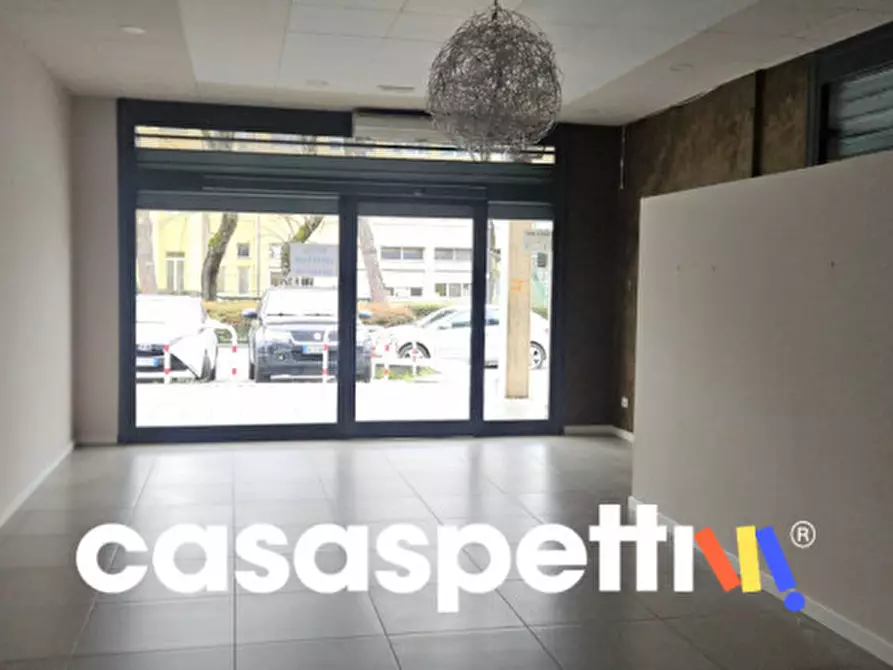 Immagine 8 di Negozio in affitto  in Via Bruno buozzi,9 a Monterotondo