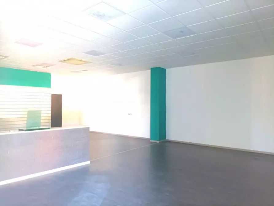 Immagine 3 di Negozio in affitto  in VIA MARE ADRIATICO 116 a Spoltore