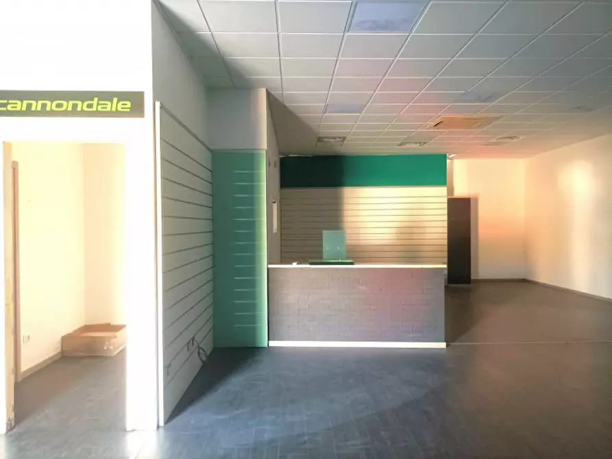 Immagine 4 di Negozio in affitto  in VIA MARE ADRIATICO 116 a Spoltore