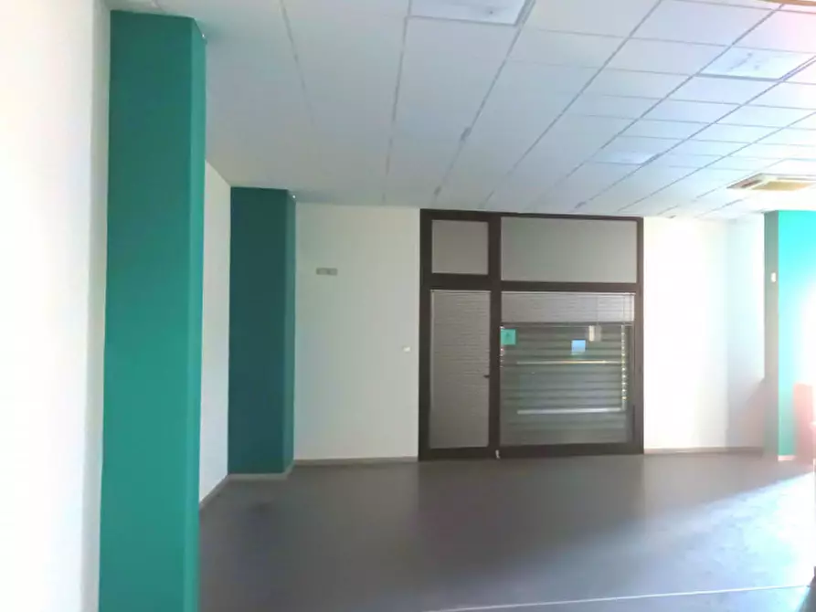 Immagine 8 di Negozio in affitto  in VIA MARE ADRIATICO 116 a Spoltore
