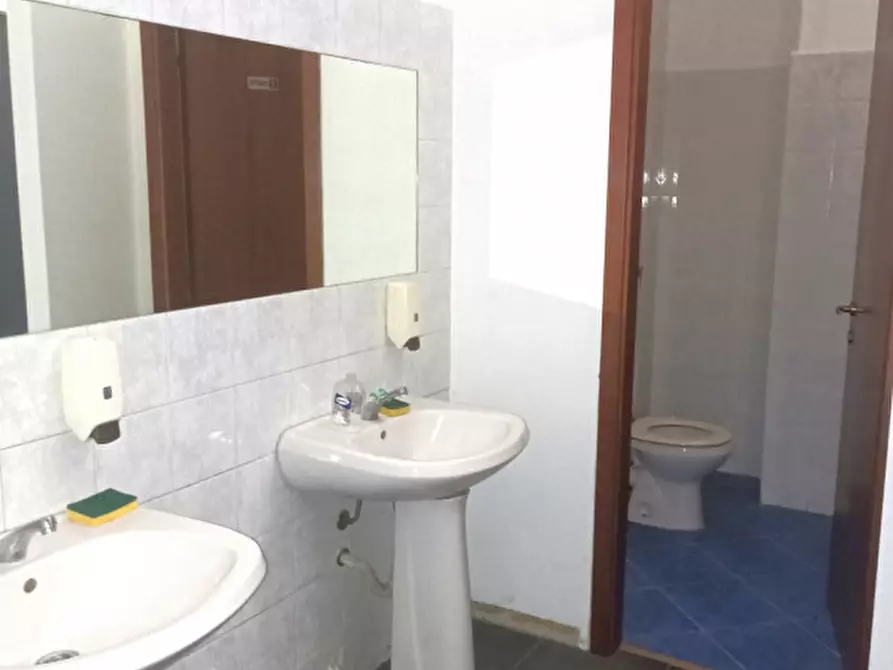 Immagine 15 di Negozio in affitto  in VIA MARE ADRIATICO 116 a Spoltore