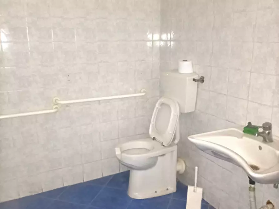 Immagine 16 di Negozio in affitto  in VIA MARE ADRIATICO 116 a Spoltore