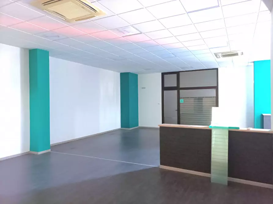 Immagine 17 di Negozio in affitto  in VIA MARE ADRIATICO 116 a Spoltore