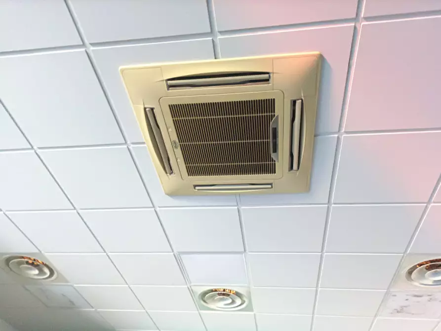 Immagine 19 di Negozio in affitto  in VIA MARE ADRIATICO 116 a Spoltore