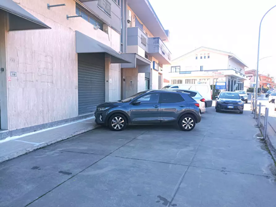 Immagine 21 di Negozio in affitto  in VIA MARE ADRIATICO 116 a Spoltore