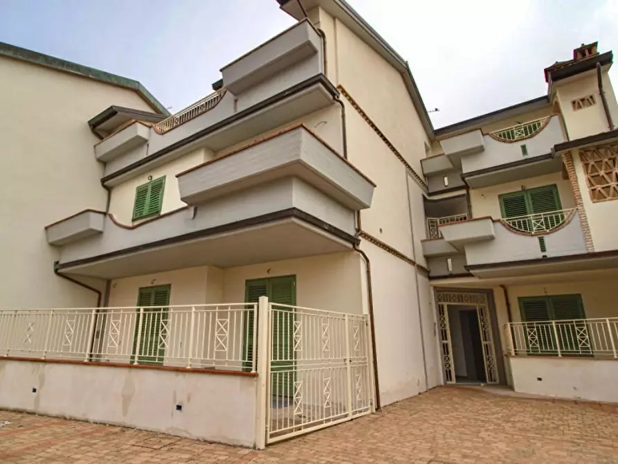 Immagine 1 di Appartamento in vendita  a Prato