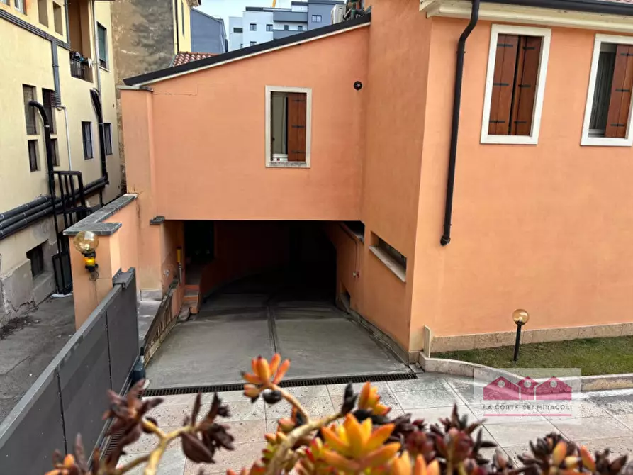 Immagine 27 di Appartamento in vendita  in Corso San Felice a Vicenza