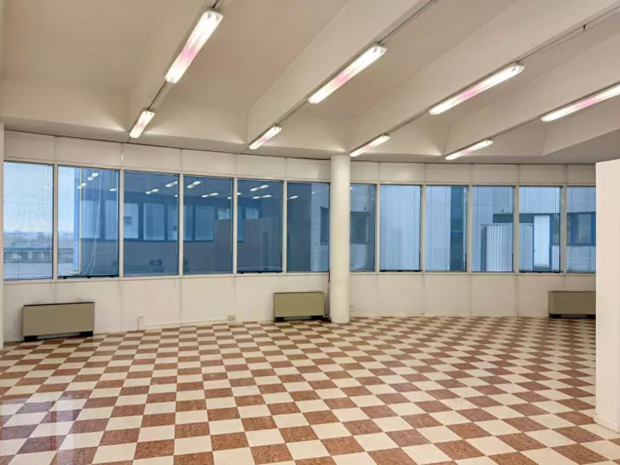 Immagine 3 di Ufficio in vendita  in Strada Padana verso Verona a Vicenza